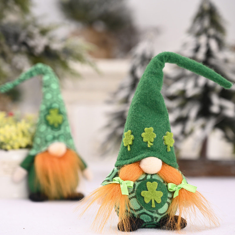 Ornements de fête irlandaise sans visage, green