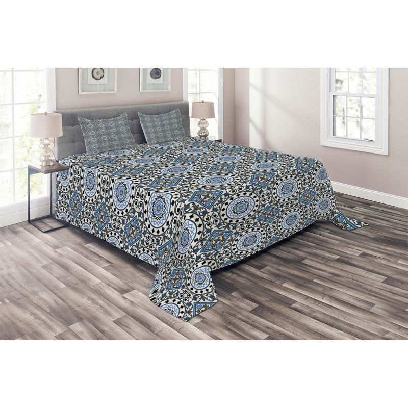 Traditional Polyester Geometric Shapes Coverlet