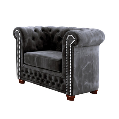 Chesterfield  Armchair Made of Velvet Fabric with Solid Wood Legs