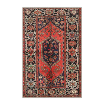 Tapis rouge à motif sud-ouest