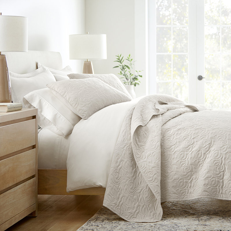 Natural Microfiber King Reversible Quilt Set with Shams