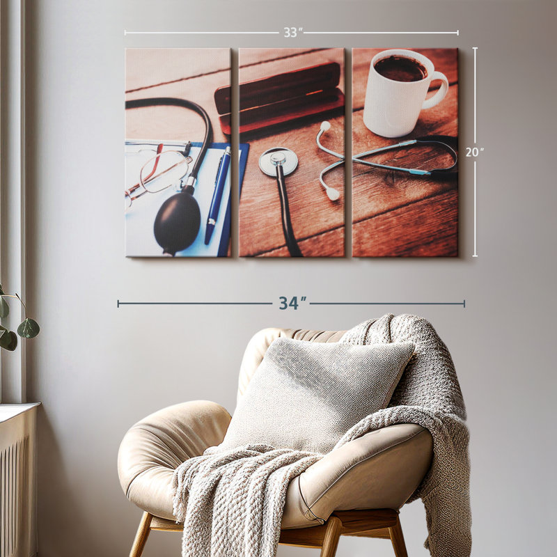 «Holiday», impression sur toile «Holiday Doctor», H 20 po x l 33 po x P 1,25 po