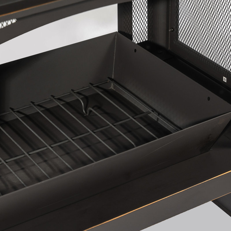 Foyer au bois en acier noir mat pour des moments extérieurs douillets avec un design attrayant