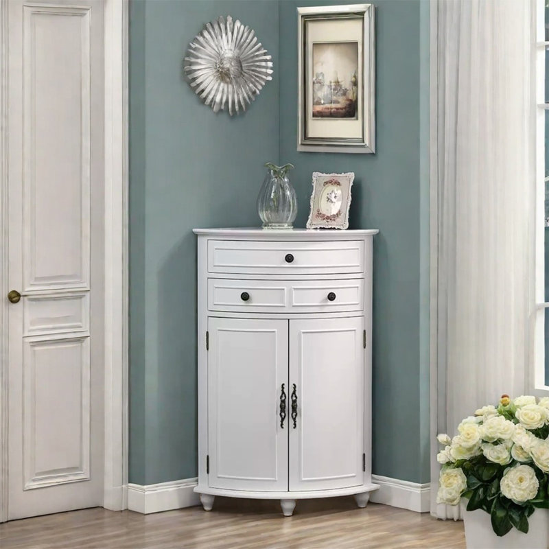 Tilo, White