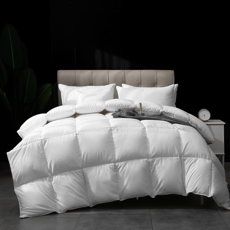 Luxury 100% Cotton All Season 650 Fill Power Feathers Down Comforter, Twin