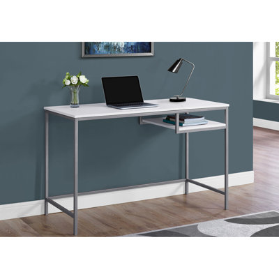48 po l 48 po, bureau d'ordinateur, stratifié blanc et métal gris, espace de travail spacieux dans un bureau de style moderne pour le bureau, surface avec cadre en métal