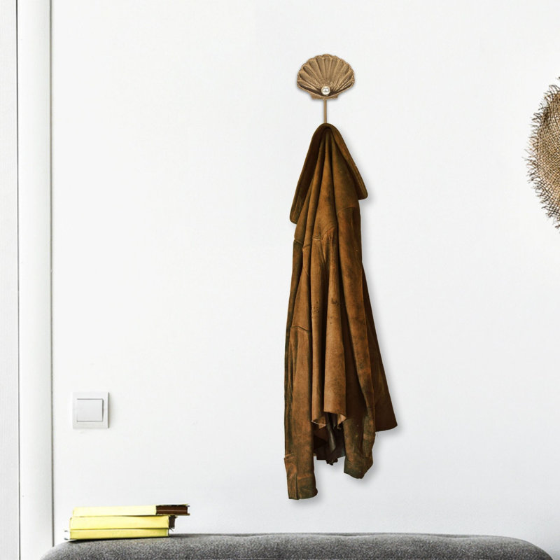 Mythra Golden Seashell Cast Iron Wall Hook