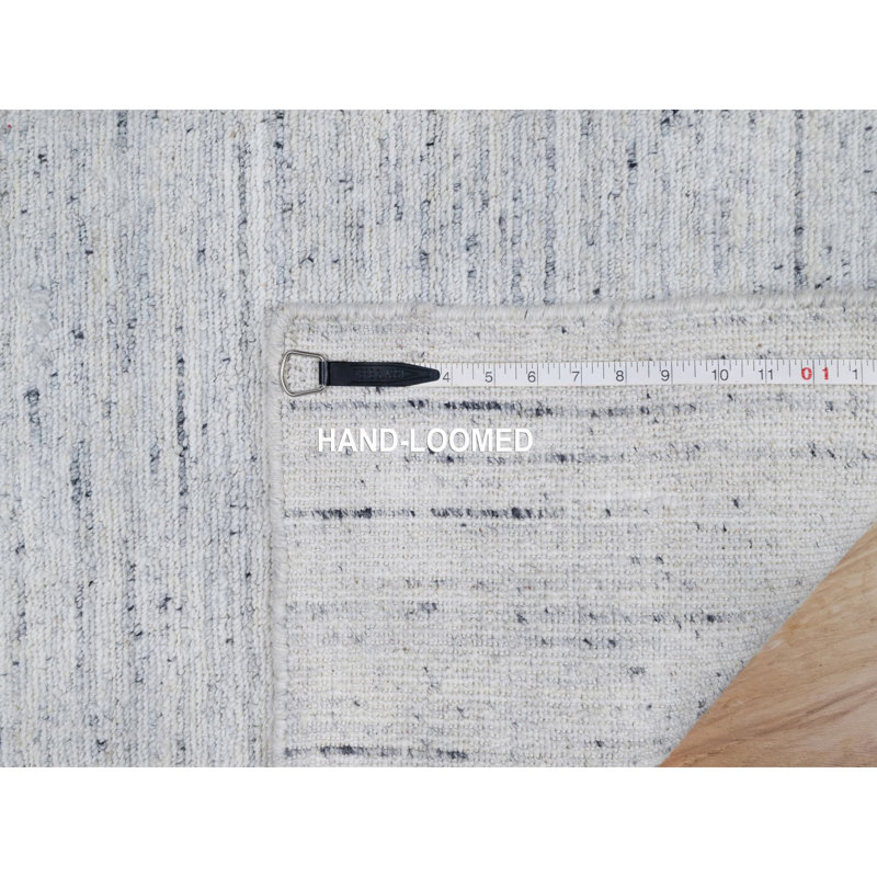 Tapis gris en laine tissé à la main 2 pi x 3 pi Striae