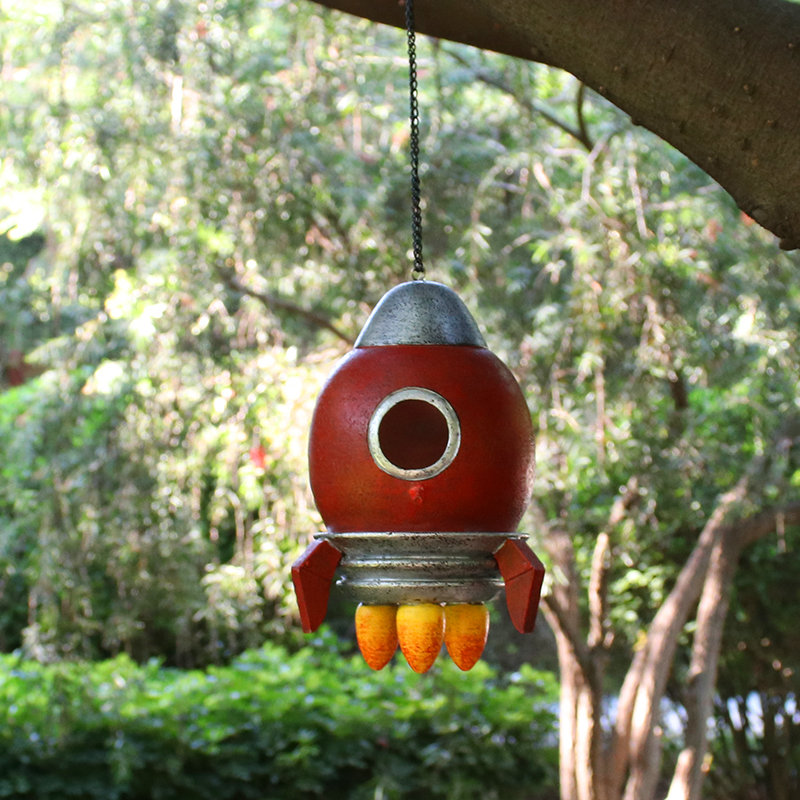 Maison d'oiseaux fusée