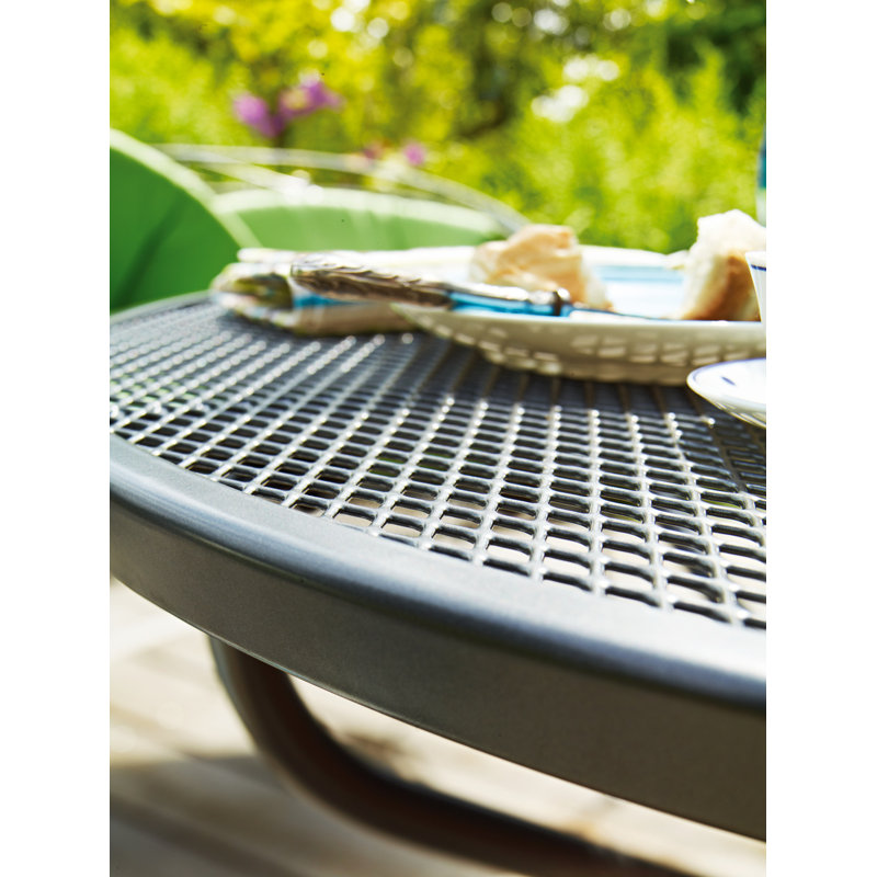 28" Round Mesh Top Table