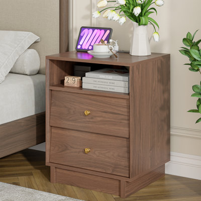 Table de chevet en noyer avec station de charge, table de chevet 19 po Mid Century, tables de bout en bois avec tiroirs de rangement pour la chambre à coucher
