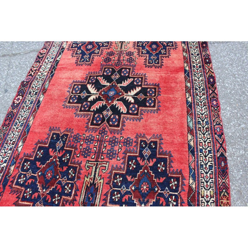 Tapis décoratif en laine de conception unique rouge noué à la main des années 1990 de 3 pi 4 po x 5 pi 1 po Brixley