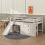 Lit mezzanine double pleine grandeur avec glissière, trois tiroirs de rangement et portes