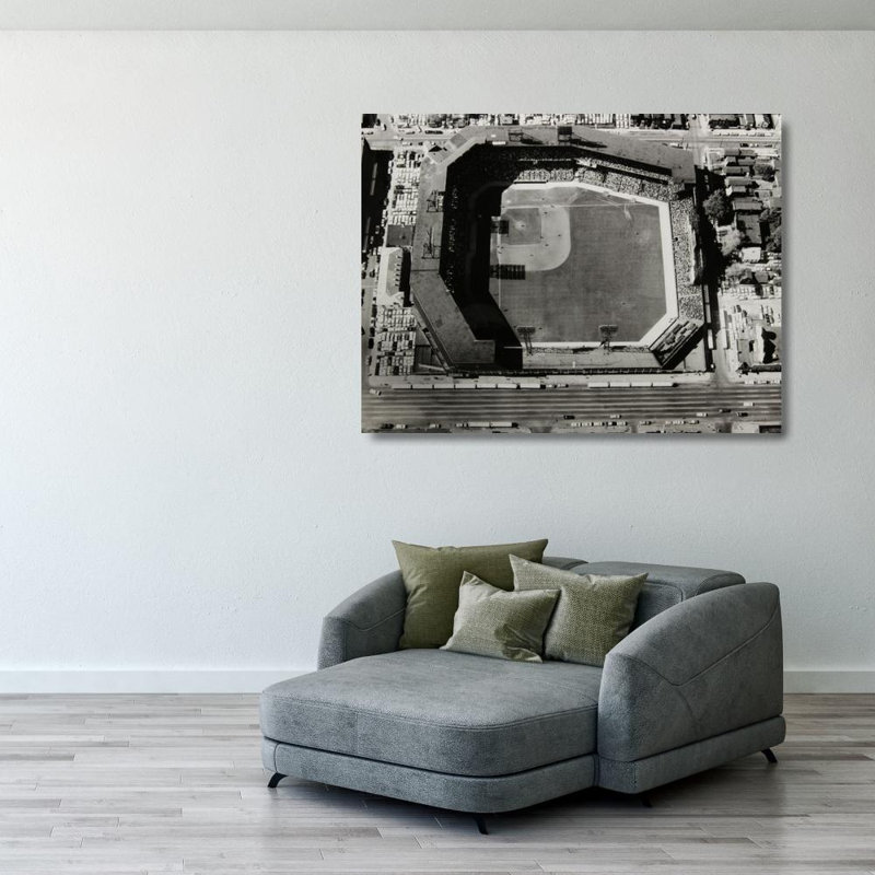 Sportsman's Park, H 28 po x l 37 po