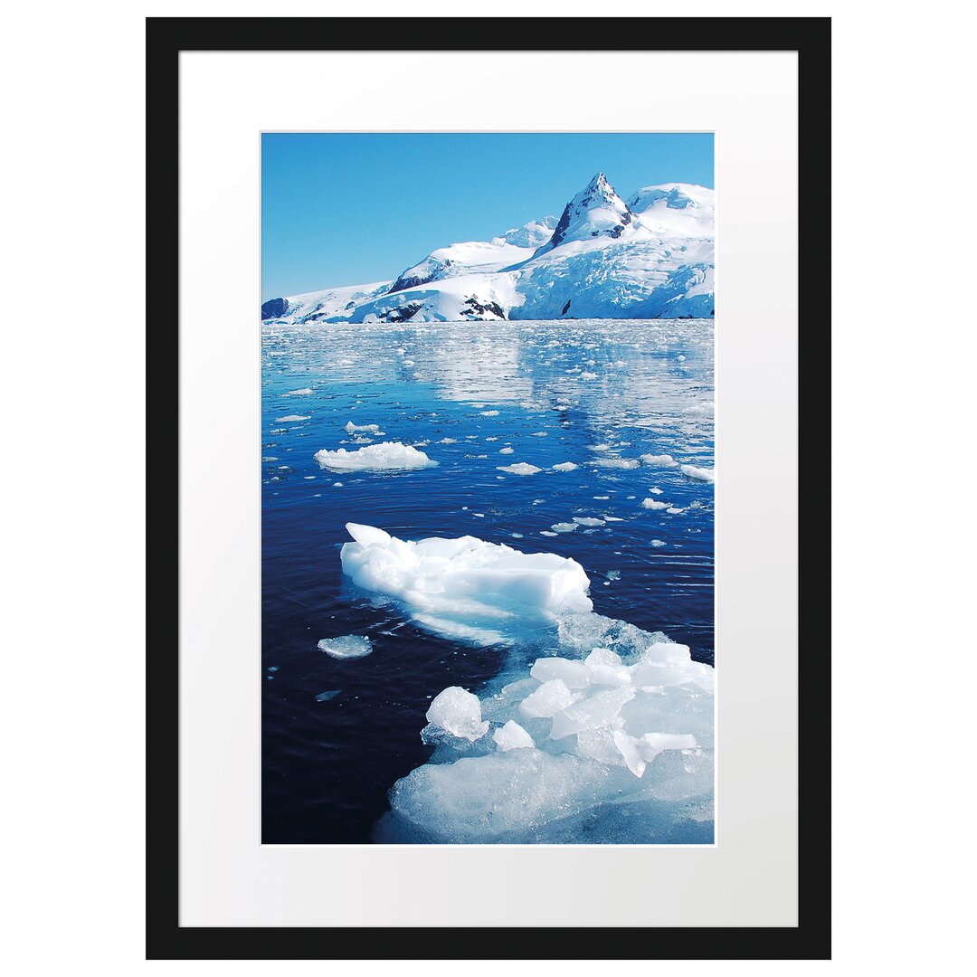 Gerahmtes Poster Eisberge im Meer Arktis