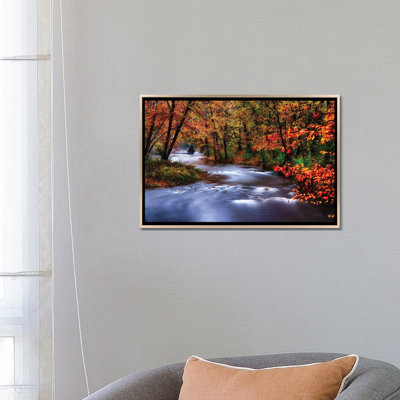 Méandres de la rivière Lamingtorn avec des couleurs d'automne, New Jersey