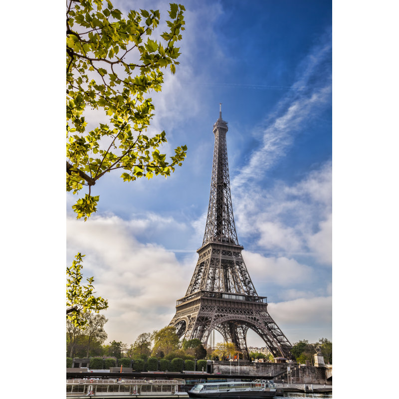Tour Eiffel à Paris par Extravagantni - Photographie sur toile tendue, H 48 po x l 32 po