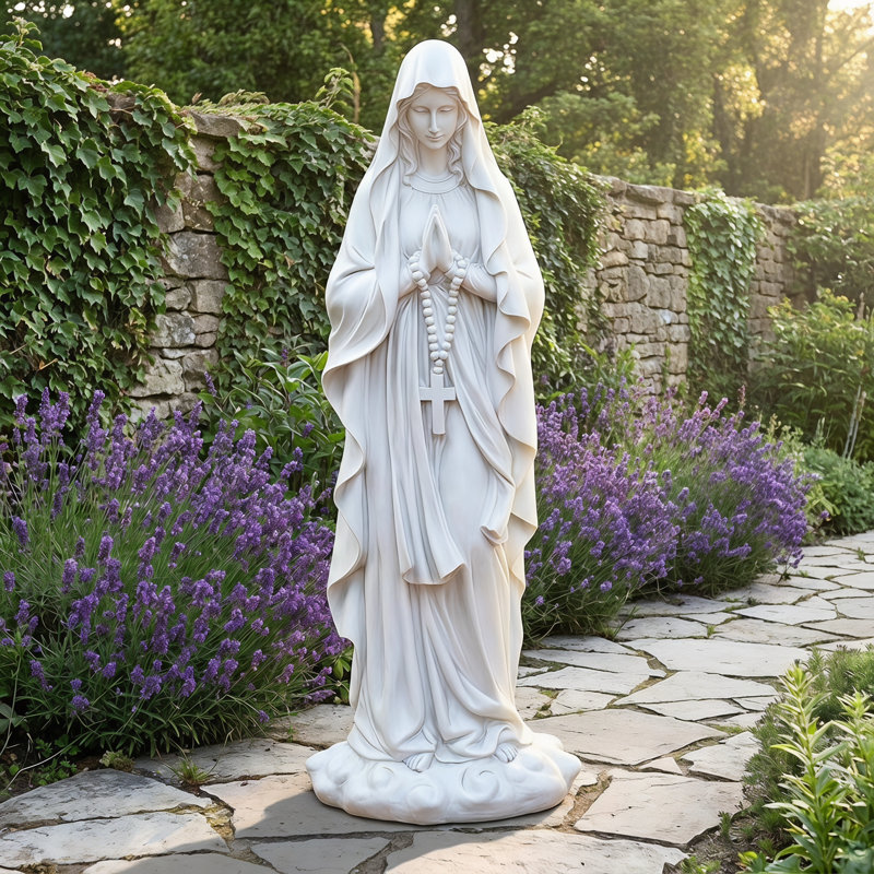 Statue de la Sainte Mère