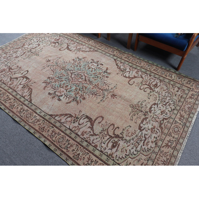 Tapis turc rétro: grand tapis tissé à la main dans de riches teintes terreuses pour la décoration intérieure