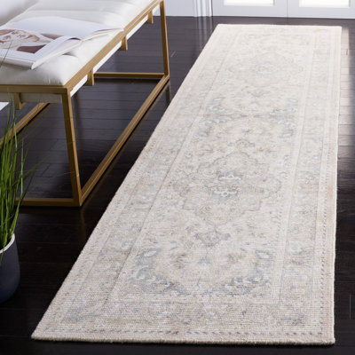 Hand Loomed Wool/Viscose Oriental Rug in Gray/Ivory