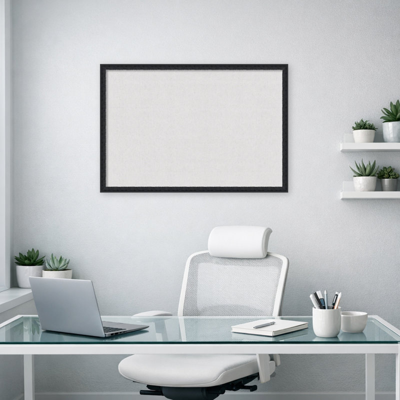 Structure murale encadrée en tissu avec tableau magnétique Cloud Dancer, H 26 po x l 38 po, Blanc / noir Bethany