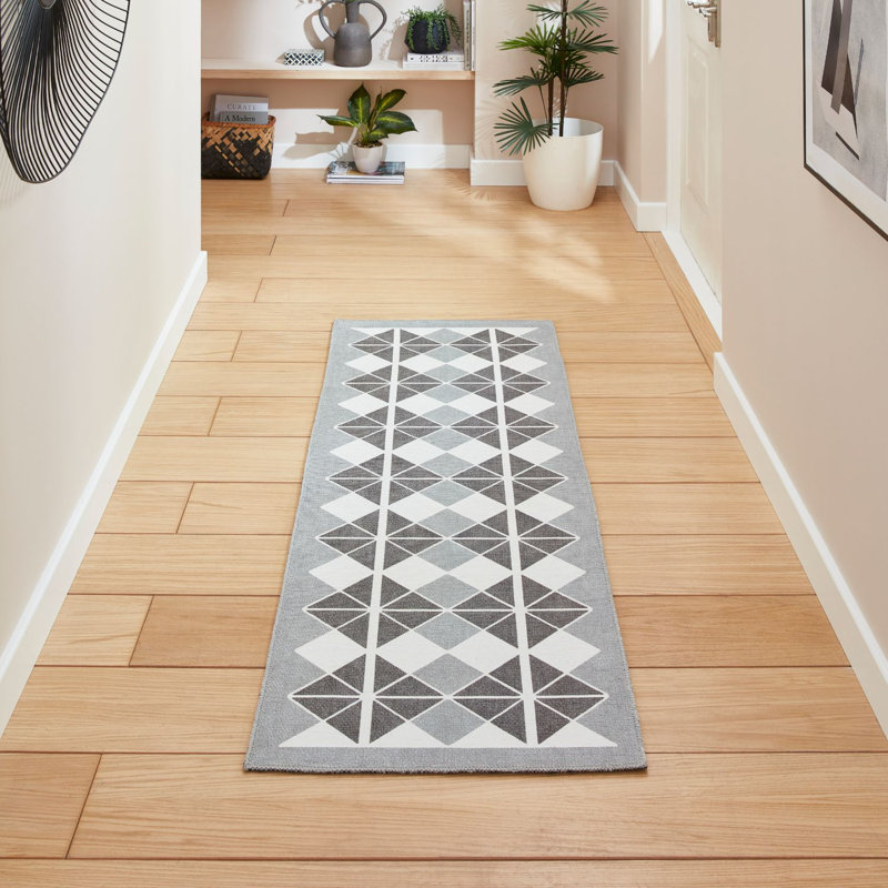 Victoria Machine Woven Grey Area Rug, Runner 2' x 5'6"