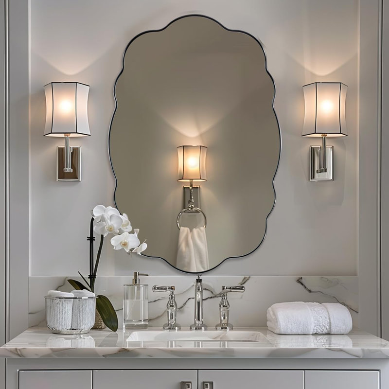 Miroir de salle de bain contemporain ondulé ovale festonné | Cadre en acier inoxydable, Chrome poli, 40 po x 30 po