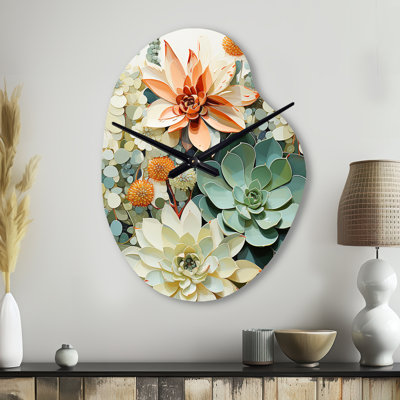 «Cassara Green White Succulents Flowers Serene Succulents I», horloge murale asymétrique en métal