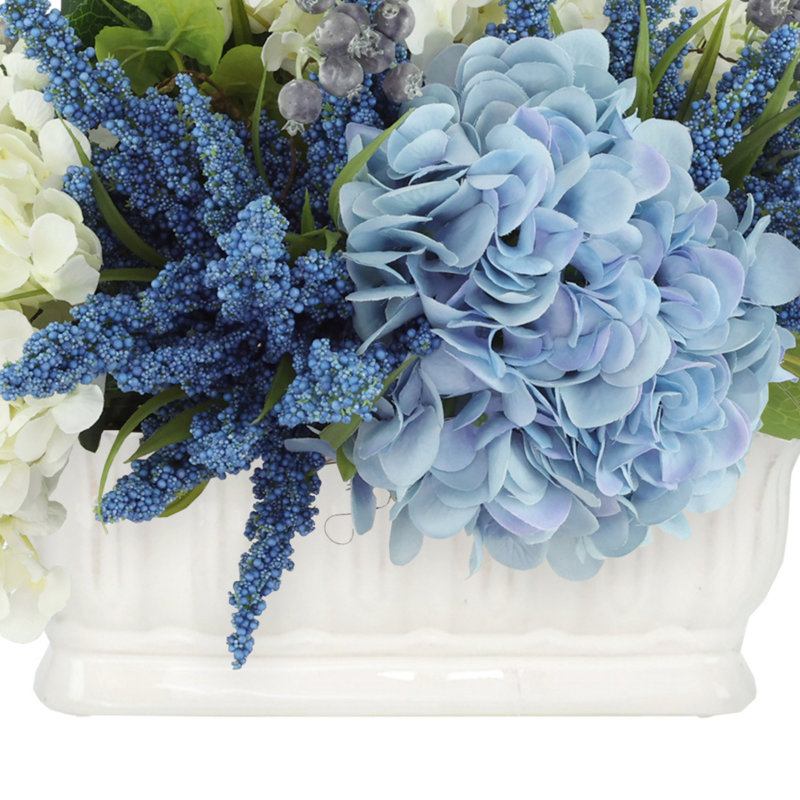 Arrangement de hortensias et bruyère Allan, Blanc / Bleu