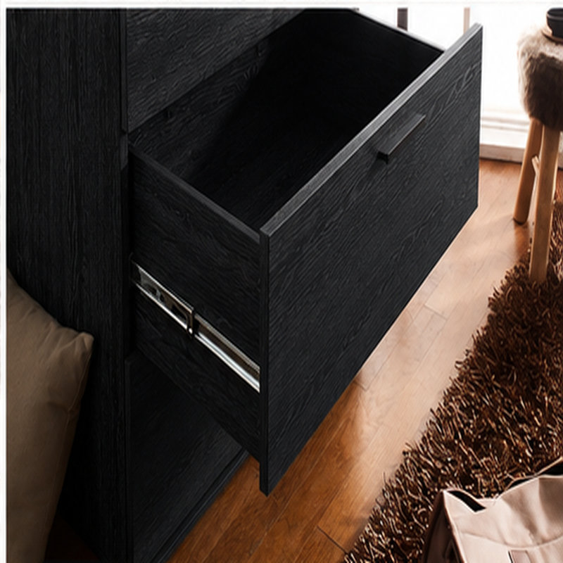 Commode noire à quatre tiroirs Oliver