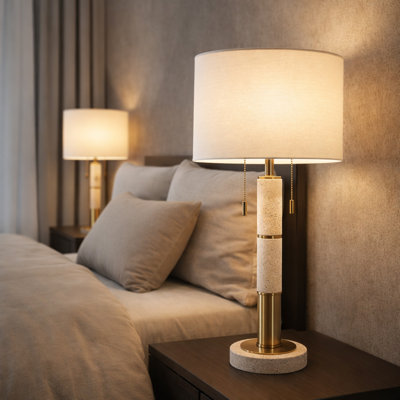 Lampe de table moderne en travertin avec double chaînette pour chambre à coucher - Lampe d'appoint élégante pour chevet, bureau ou salon - 71 cm, ivoire et or