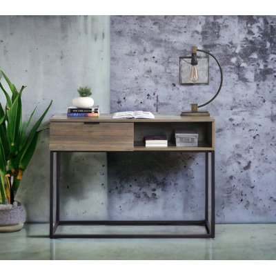 Bureau rustique en chêne avec pattes en métal noir