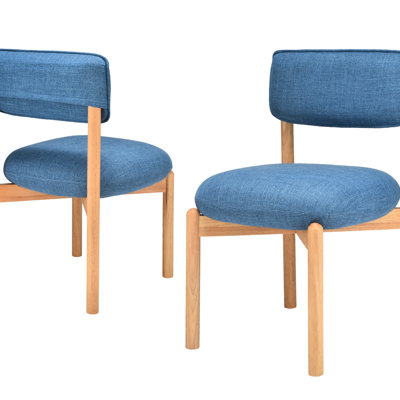 Ensemble de 2 chaises de salle à manger en lin bleu mélangé et bois, avec structure en bois massif et croix – stabilité renforcée, assise moelleuse, dossier amovible et repose-pieds silencieux, design moderne et confortable.