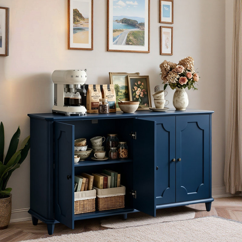 Buffet vintage avec portes cintrées à panneaux surélevés, grand espace de rangement, tablettes réglables et pieds de nivellement réglables