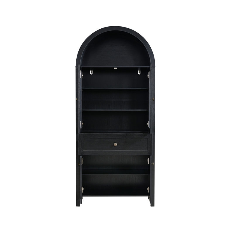 Armoire en dôme, noyer, faite de matériaux de haute qualité et de fabrication antique, avec un grand espace de rangement