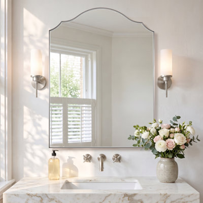 Miroir de salle de bain festonné à arche festonnée avec plateau incurvé | Cadre en acier inoxydable
