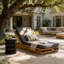 Chaise longue de patio réglable en bois d'acacia moderne près de la piscine
