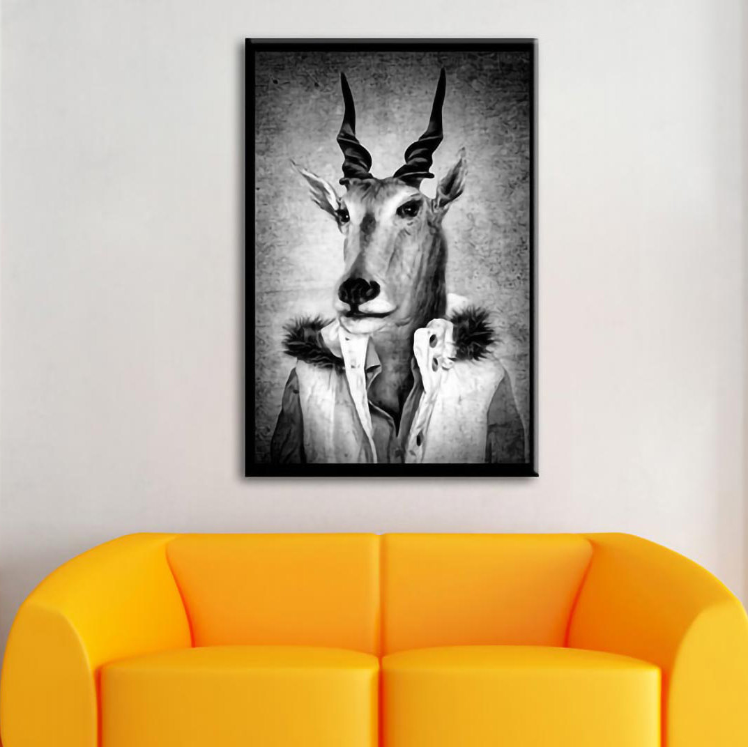 Antilope Kopf mit menschlichem Körper, monochrom als Leinwandgemälde