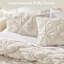 Édredon pour lit double / grand 3 pièces, joli matelassage floral, ruche élastique, - Standard 100 texturé avec détails à nouer, douceur semblable au nuage, lavable à la machine