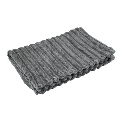 Machine Tufted Throw Blanket