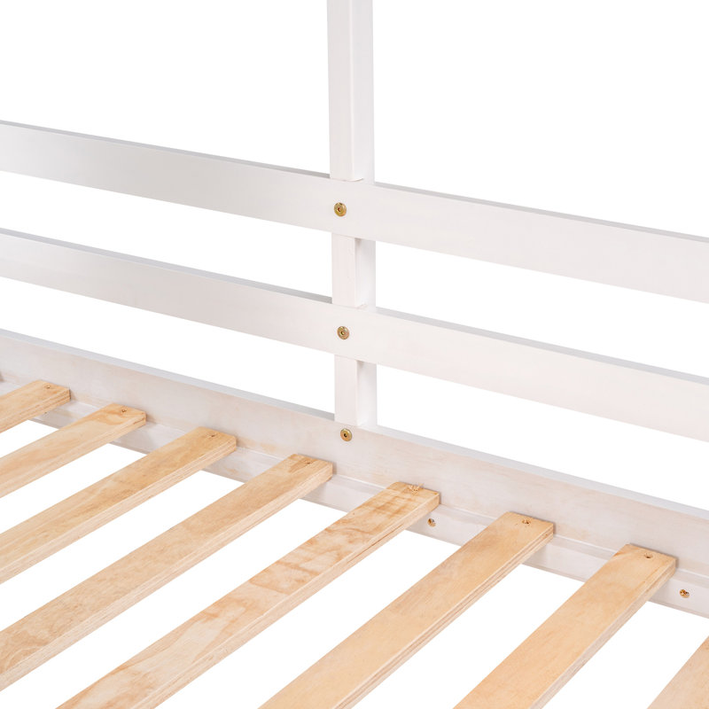 Lit simple au-dessus d'un lit superposé blanc avec garde-corps et structure solide - Structure en bois de pin pour fenêtre de toit