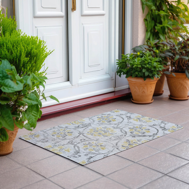 Sujay Washable Floral Indoor / Outdoor Rug, Rectangle 1'8" x 2'6"