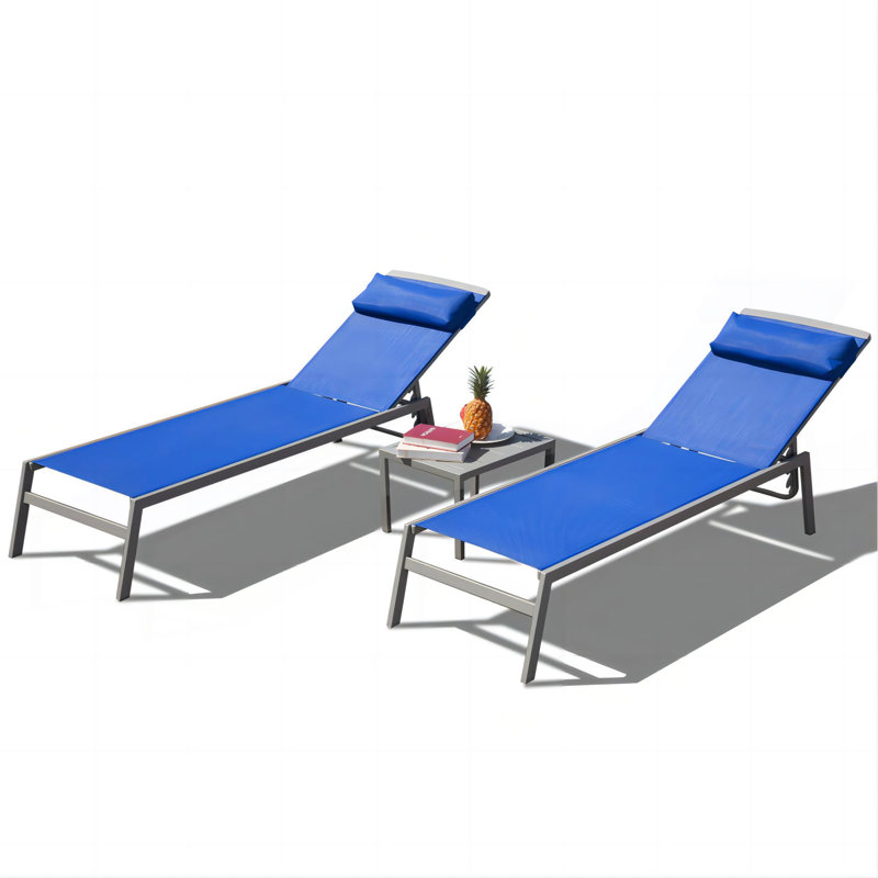 Ensemble de chaises longues de patio, chaises longues de piscine réglables à dossier en aluminium 3 pièces et fauteuil inclinable en textilène avec repose-tête (bleu, 2 chaises longues + 1 table)