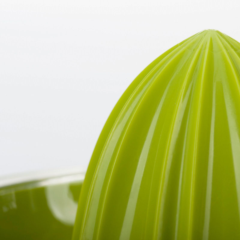 Green Polypropylene Manual Citrus Juicer with Transparent Strainer
