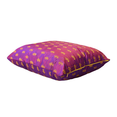 Housses de coussin décoratives faites à la main de 16 po x 16 po à motif de soie magenta d'intérieur, paquet de 1