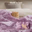 Jeté réversible uni en fausse fourrure mauve 50 x 60 po-114466622