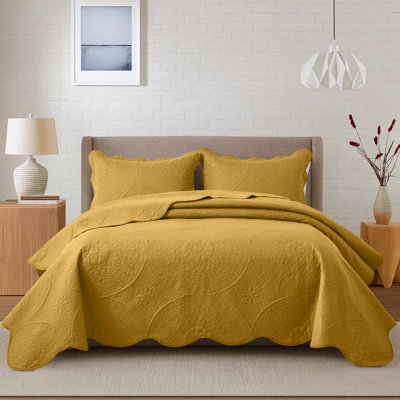 Floral Embossed Quilted Bedspread Set, Oversized and Lightweight Bedding Set with Pillow Shams
