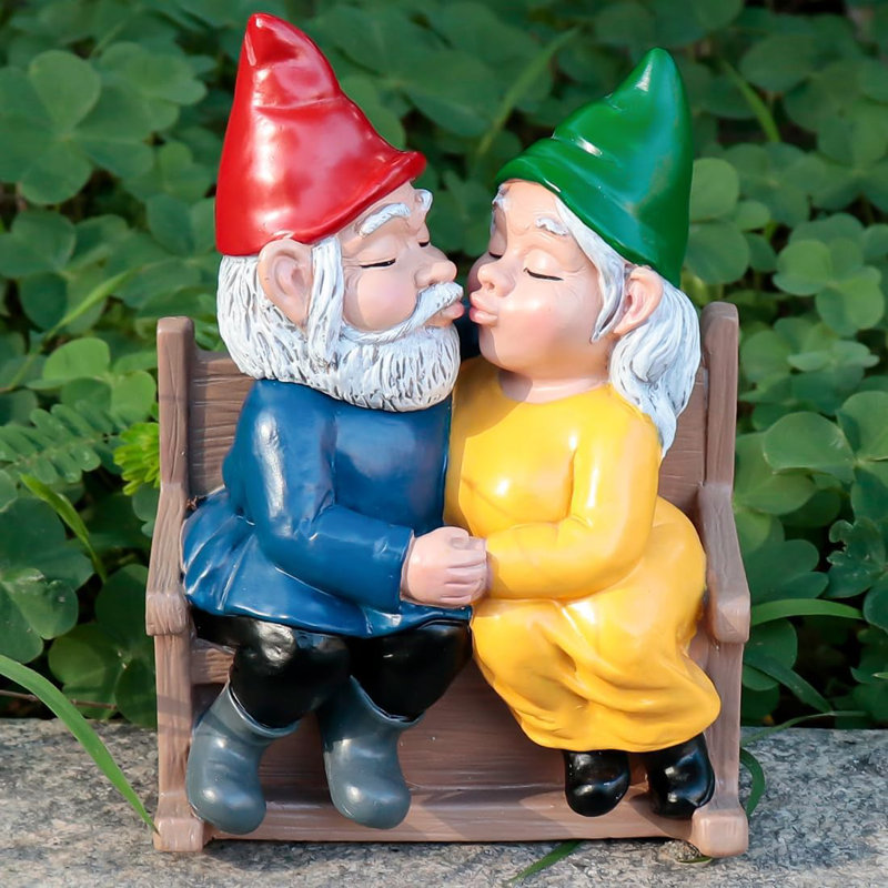Statue de gnome de jardin Kiss Kiss