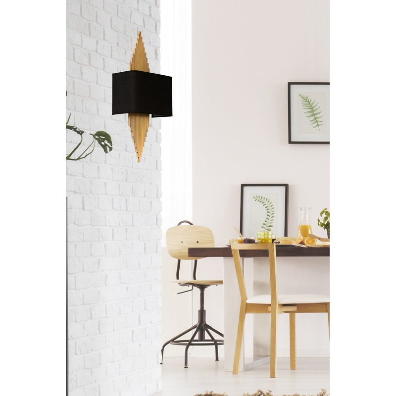 Basilisa LED Wallchiere