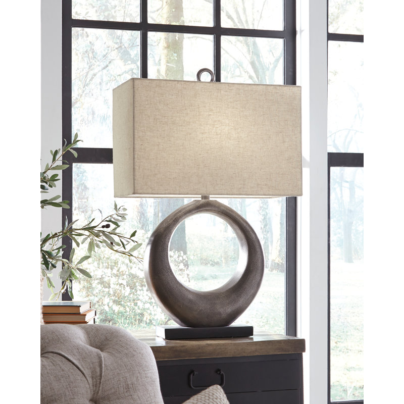 Baasit Metal Table Lamp